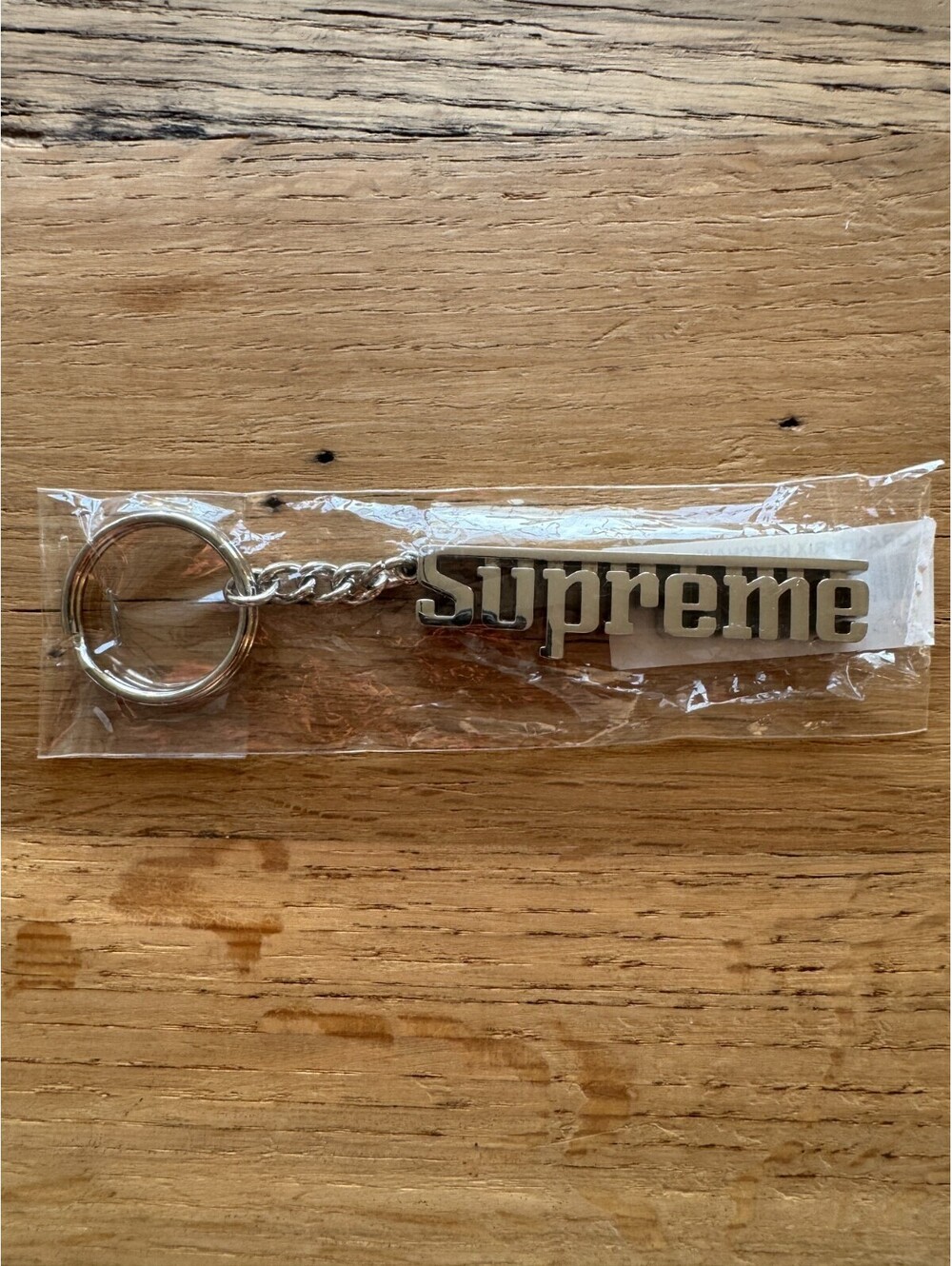 Supreme Grand Prix Keychain Silver FW16 Accessoires Box Logo